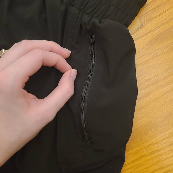 Running shorts with liner inside - Picture 3 of 8